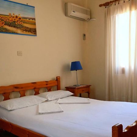 Seaview Self Catering Apartment - Helen No 1 Xiropigado Exteriör bild