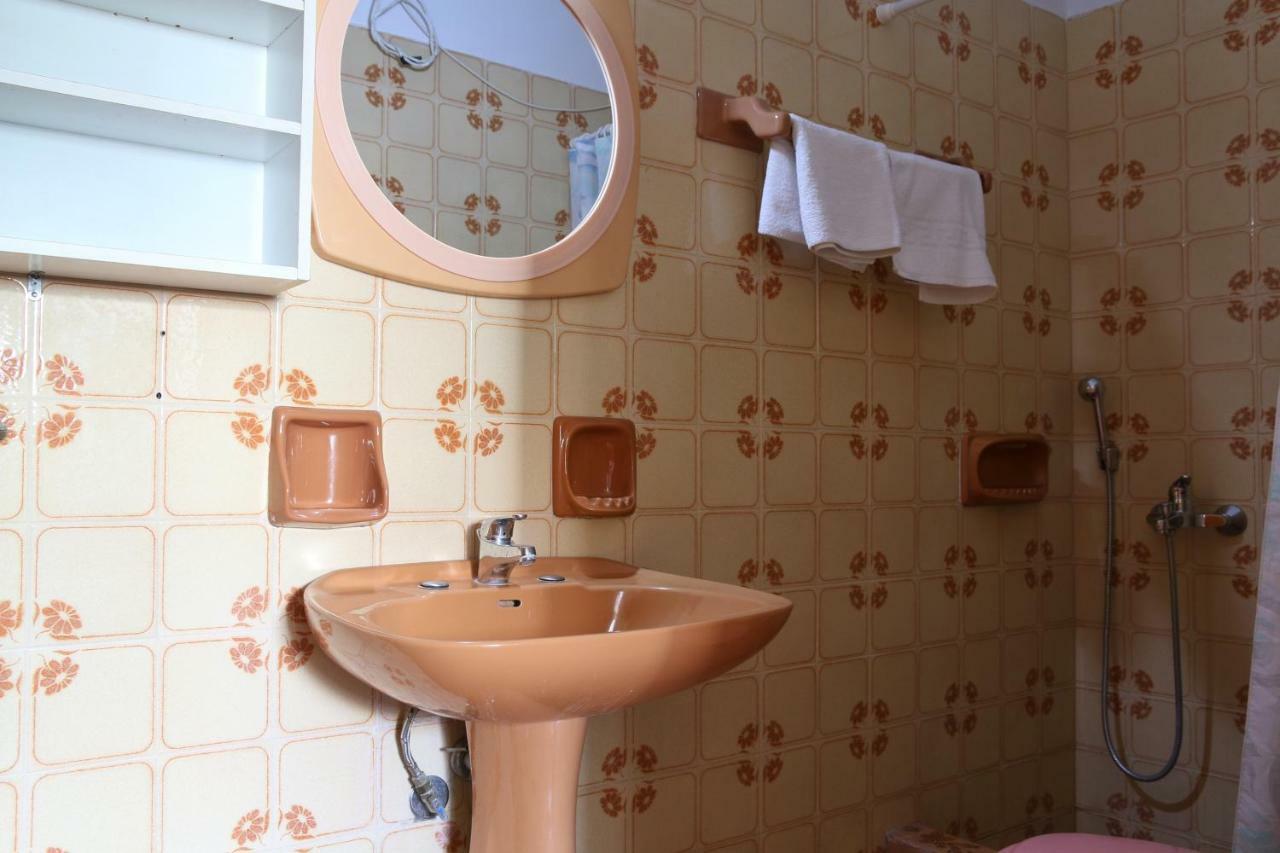 Seaview Self Catering Apartment - Helen No 1 Xiropigado Exteriör bild